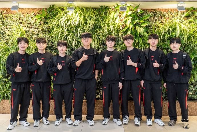 T1俱乐部官方发布动态：出发去中国啦